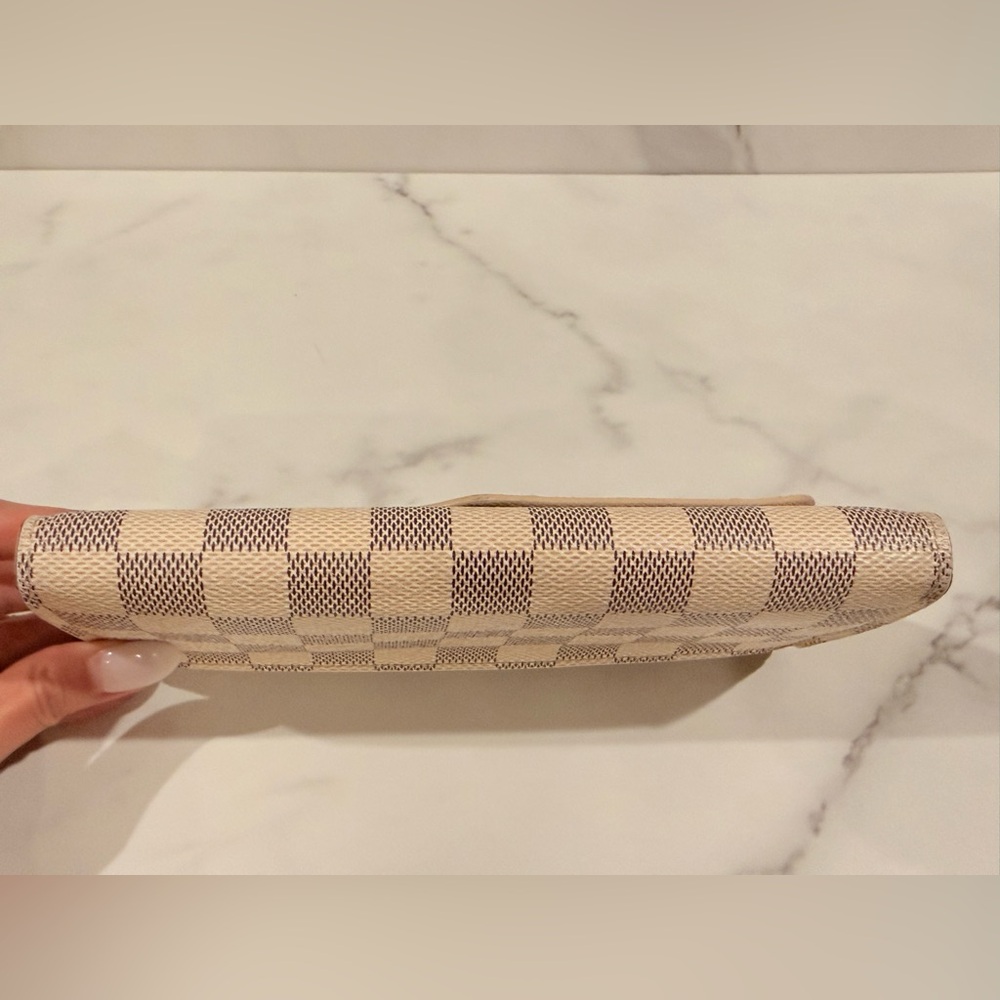 Louis Vuitton Damier Azur Sarah Wallet - Picture 5 of 16